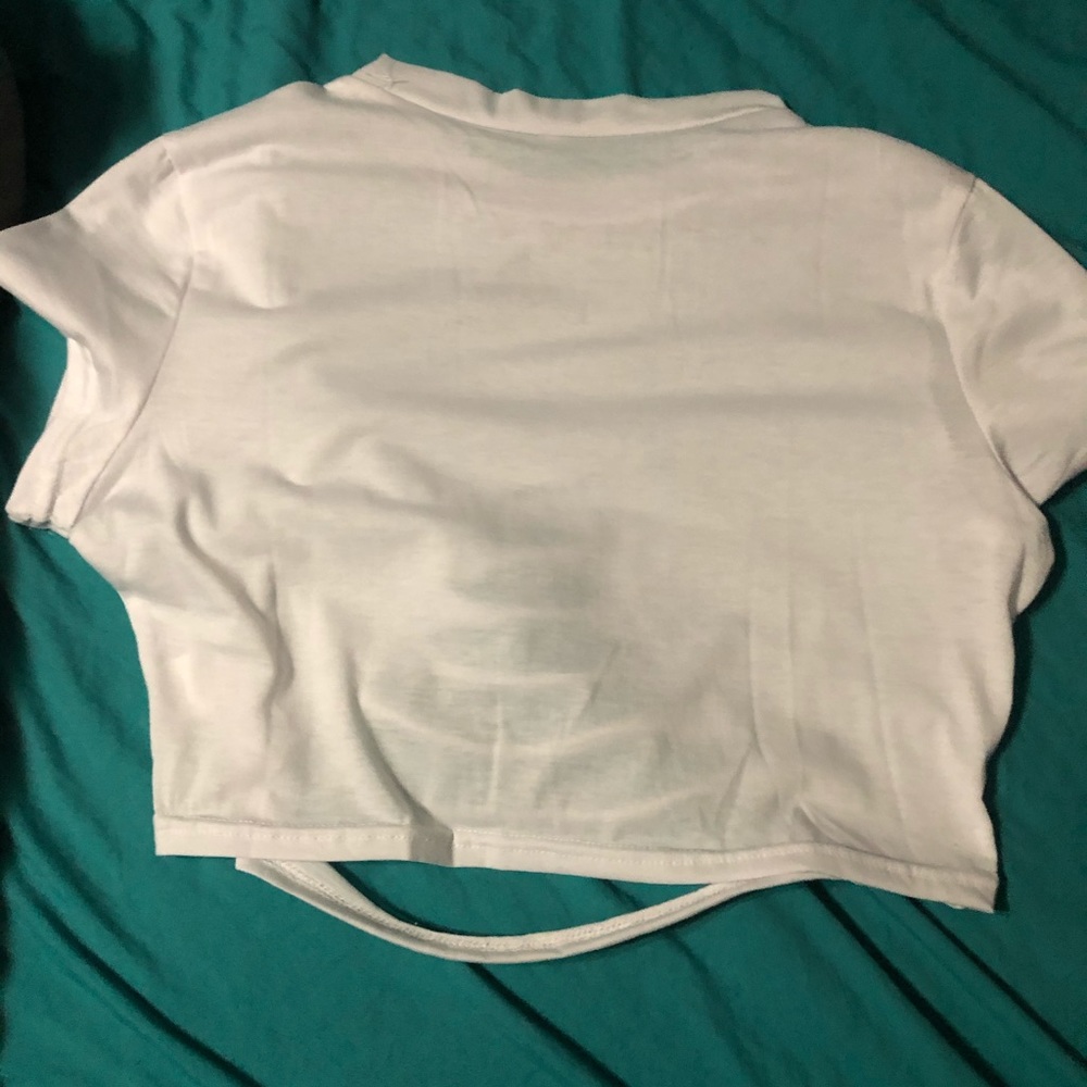 Shirt🌺 - Picture 3 of 4